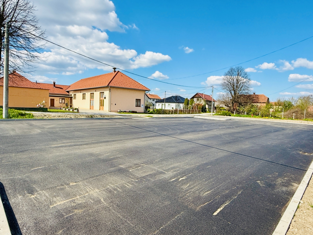 Uređeno parkiralište ispred doma u Gornjem Hrašćanu 
