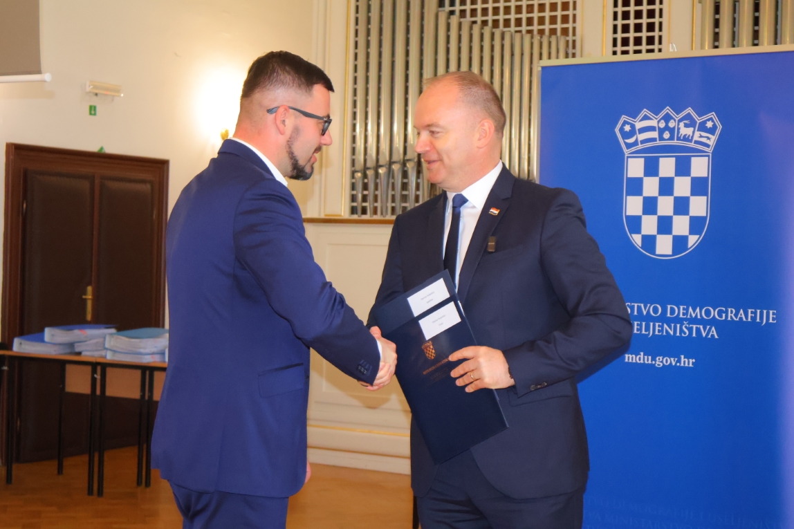 Sredstva za vrtić i igralište osigurana – Općina Nedelišće potpisala ugovore u Varaždinu