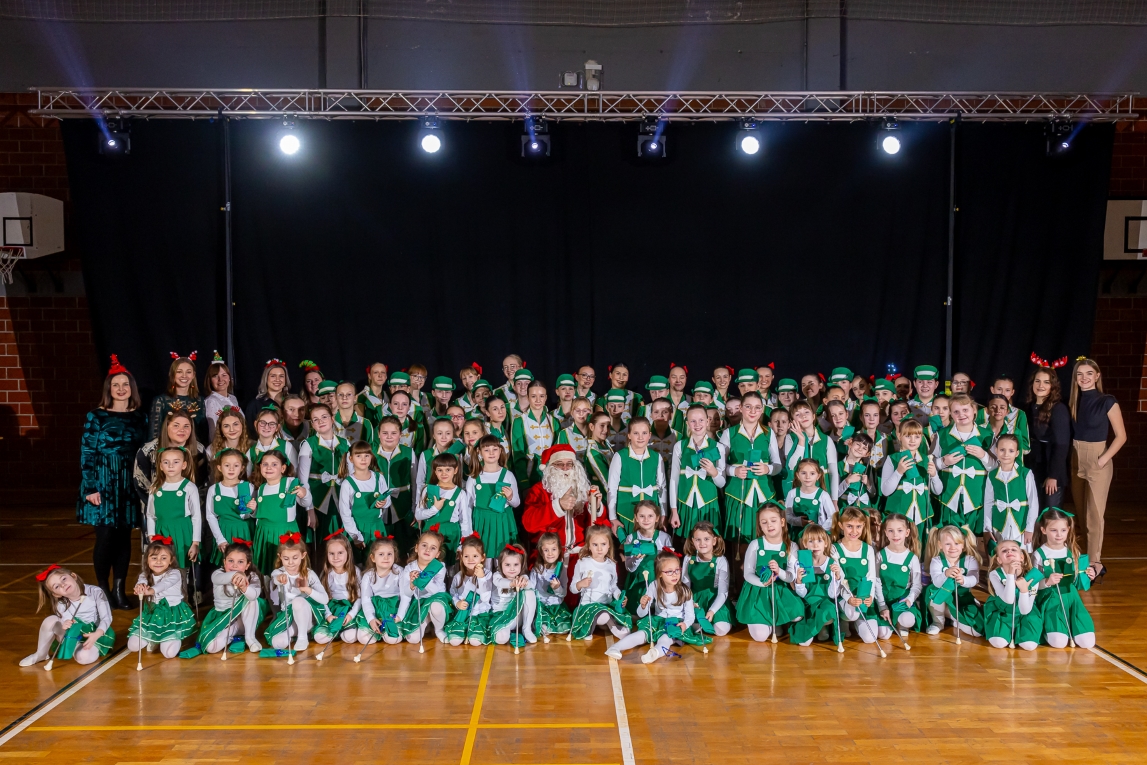 Plesna čarolija Mažoretkinja Nedelišća u prepunoj dvorani